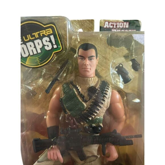 The Ultra Corps Recoil Lanard 2004 action recon with extra weapons NOS - Picture 3 of 6